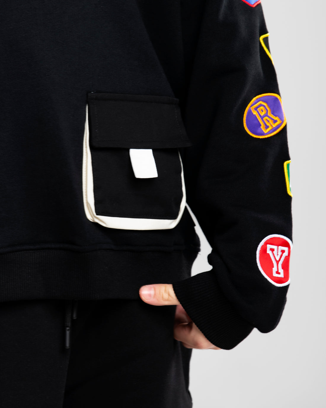 BASIC NO BASIC OVER CREWNECK