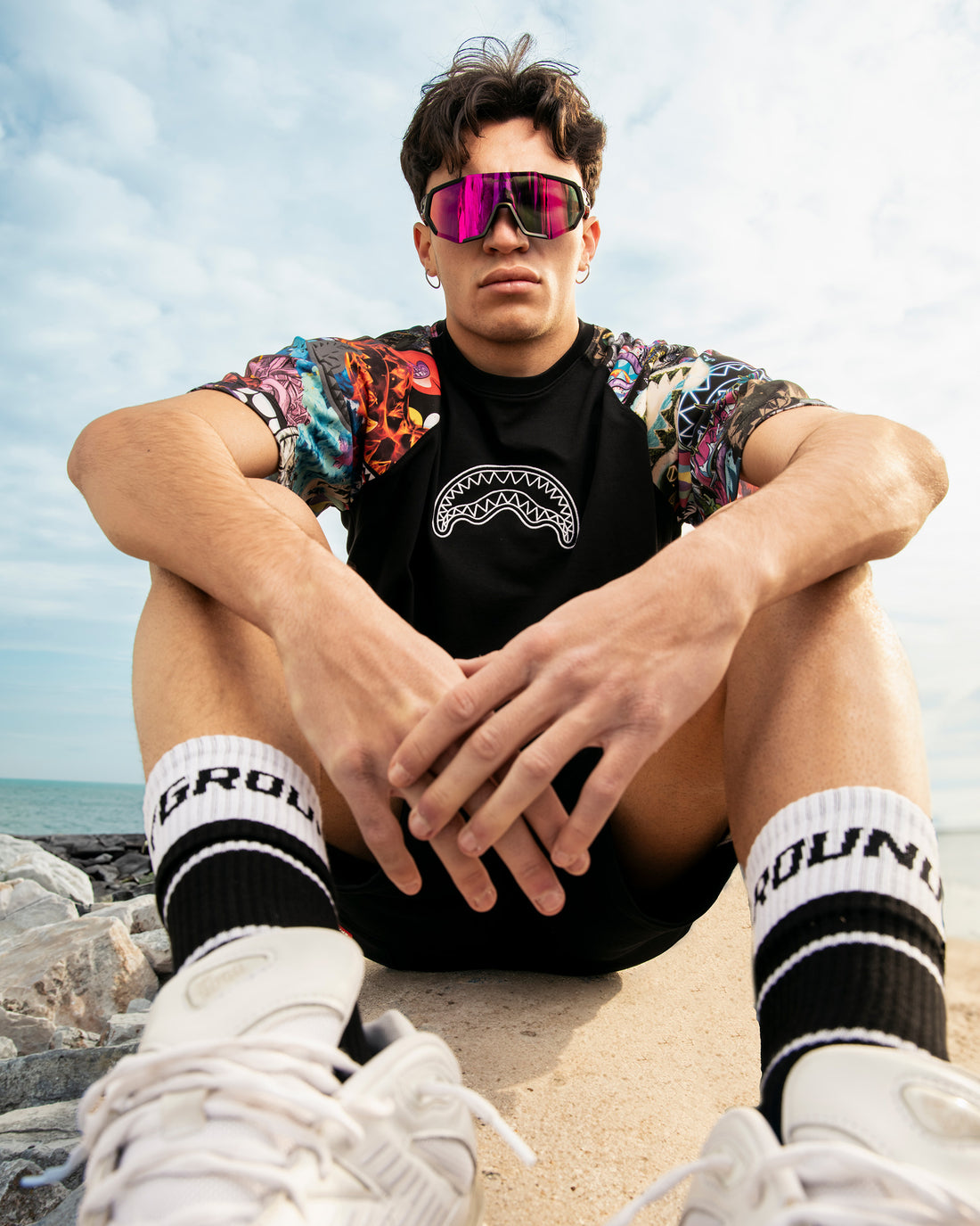 ALL THE SHARK RAGLAN OVER T-SHIRT