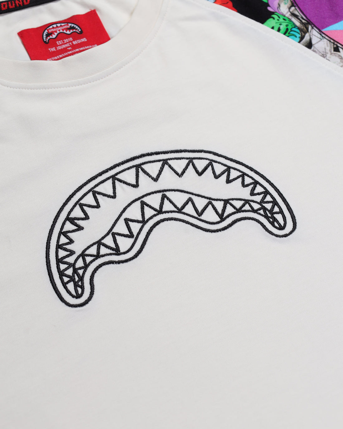 ALL THE SHARK RAGLAN OVER T-SHIRT