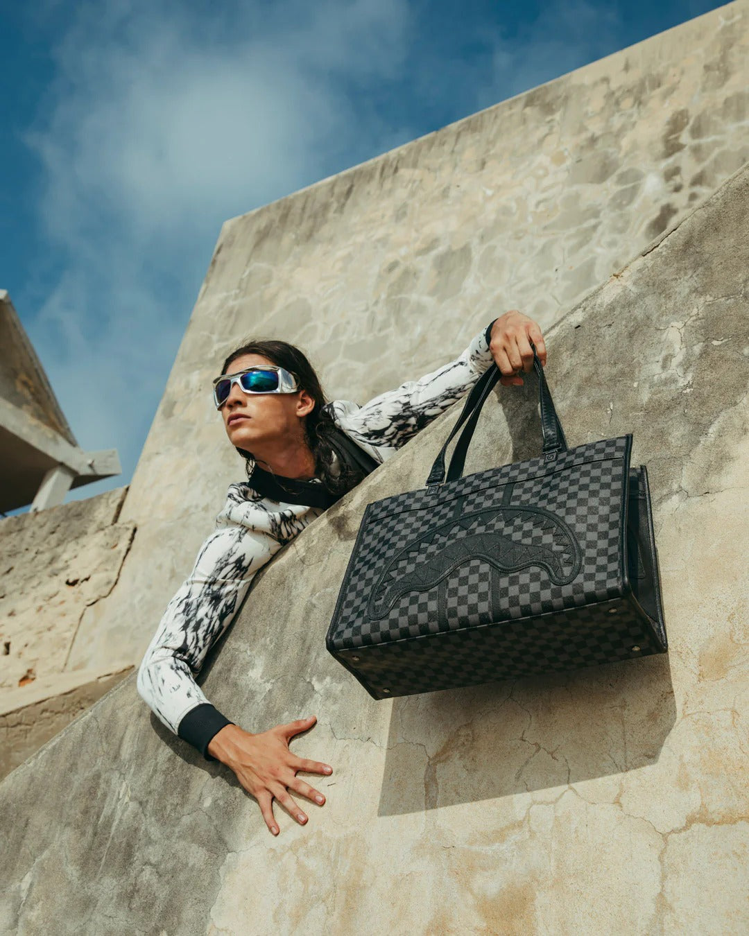 MIDNIGHT CHATEAU TOTE