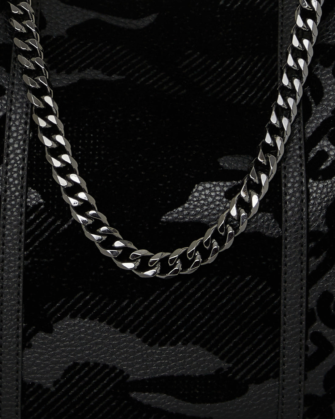 EXOTIC ILLUSION VICE SHOULDER BAG