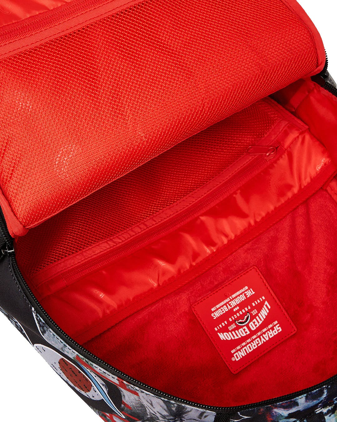 DC BATMAN COLLAGE SHARK DLXR BACKPACK