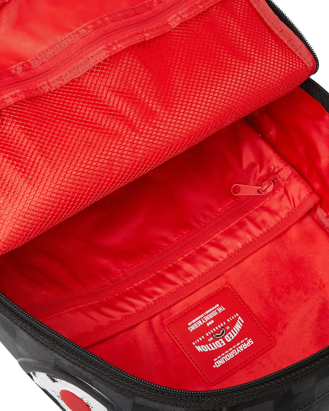 SNOOPY PAINTING SHARK DLXSV BACKPACK