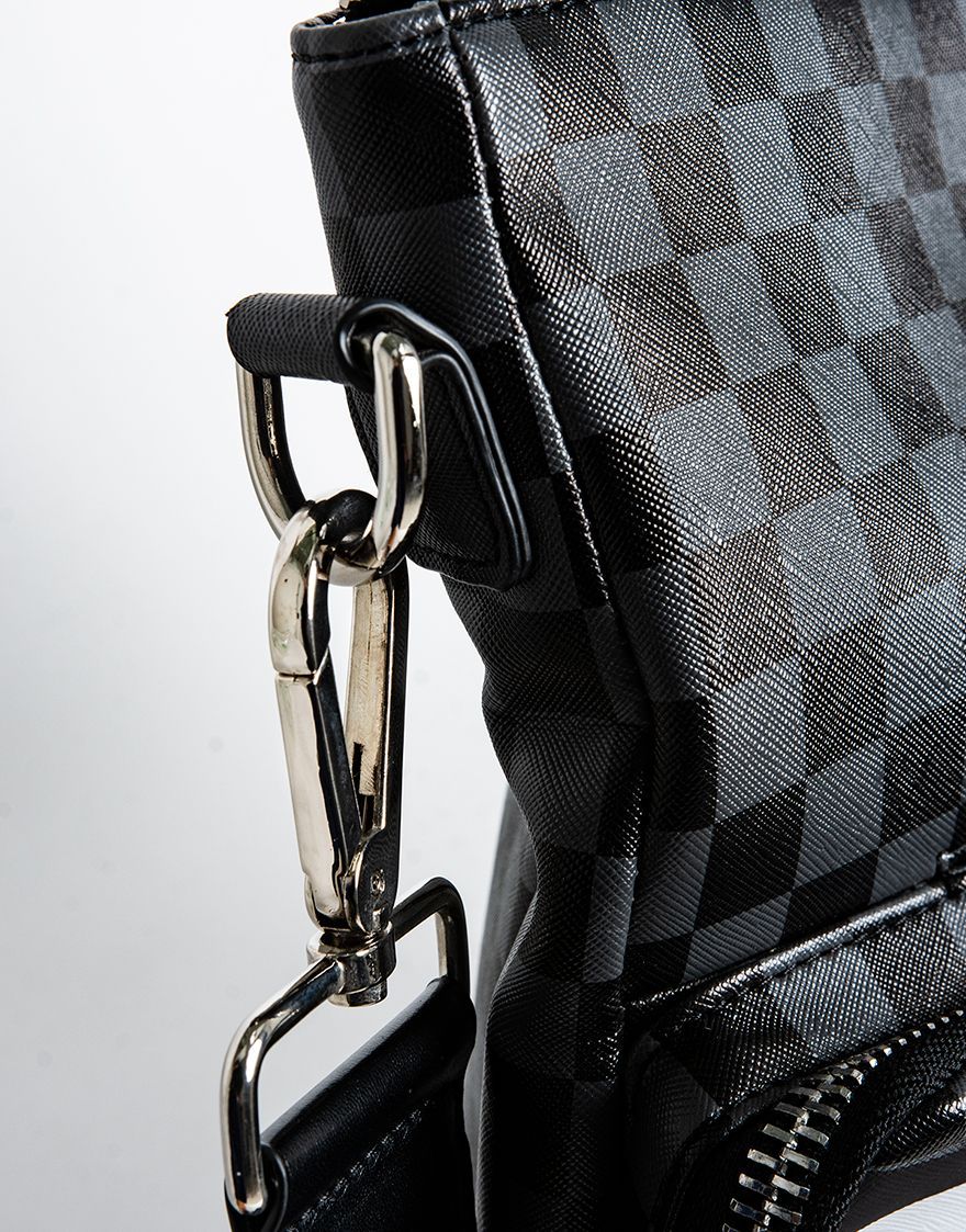 Travelcase Shark In Paris